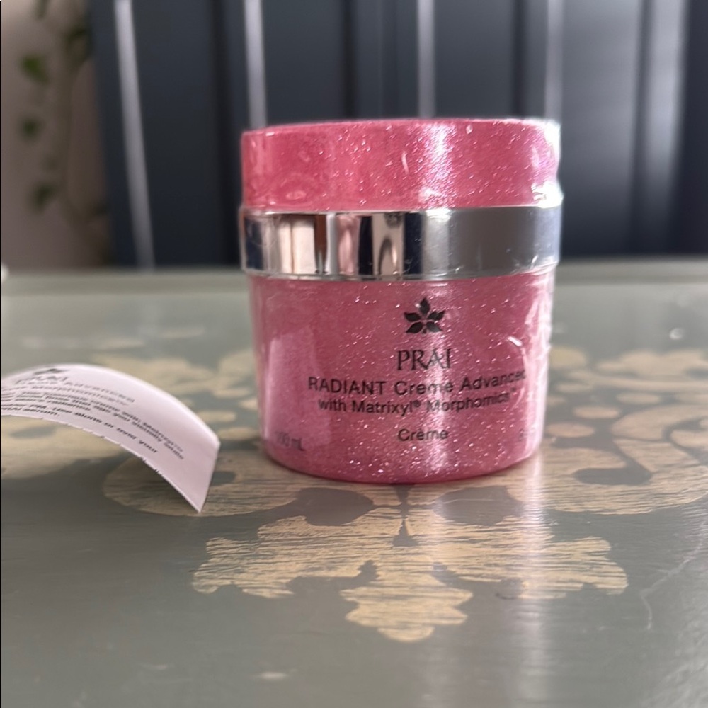 PRAI Radiant Creme Advanced